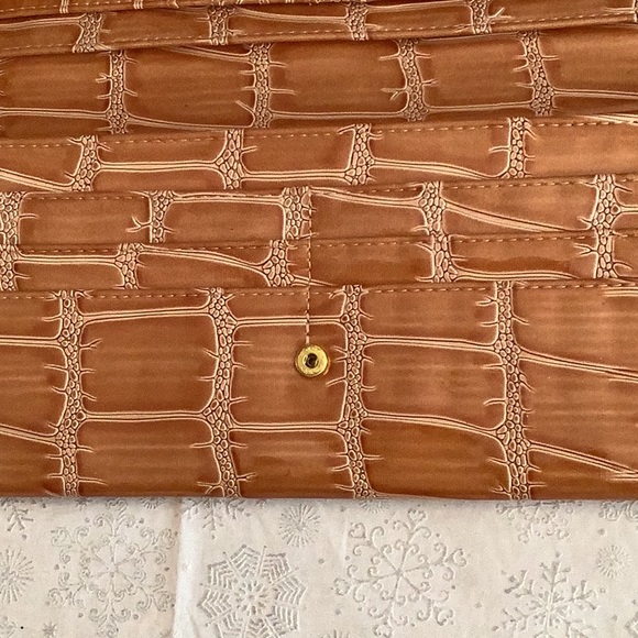 Clutch - Picture 3 of 8